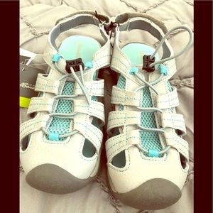 Eddie Bauer girls sneaker/sandal